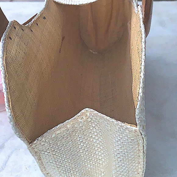 VINTAGE WOVEN STRAW PURSE WOOD HANDLES FLORAL STRAW EMBROIDERY GOLD HARDWARE - Picture 7 of 9
